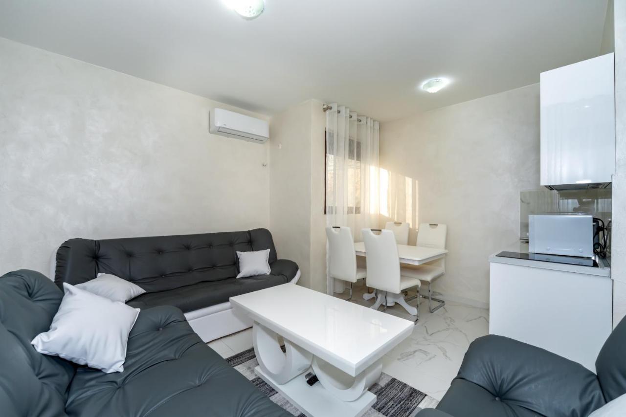 Kaom Lux Apartment Dobra Voda Exterior photo