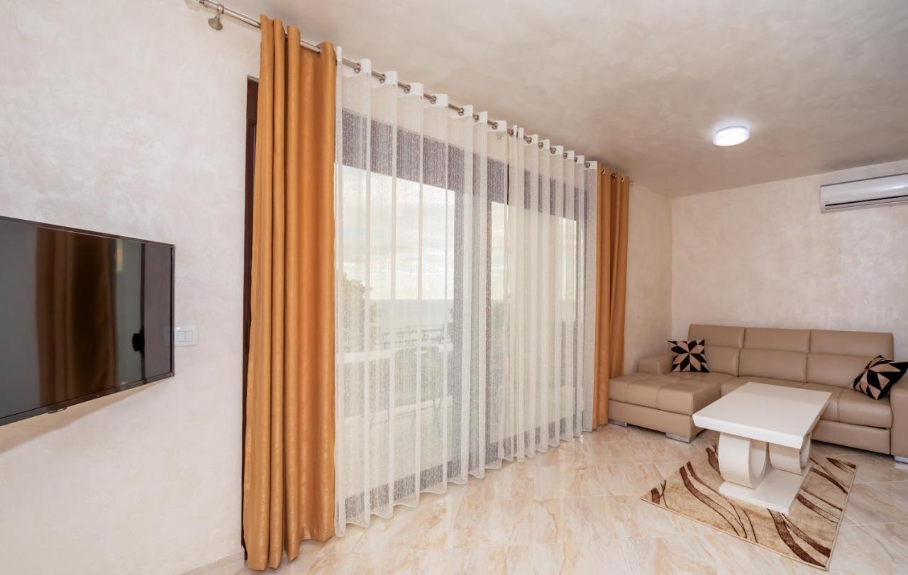 Kaom Lux Apartment Dobra Voda Exterior photo