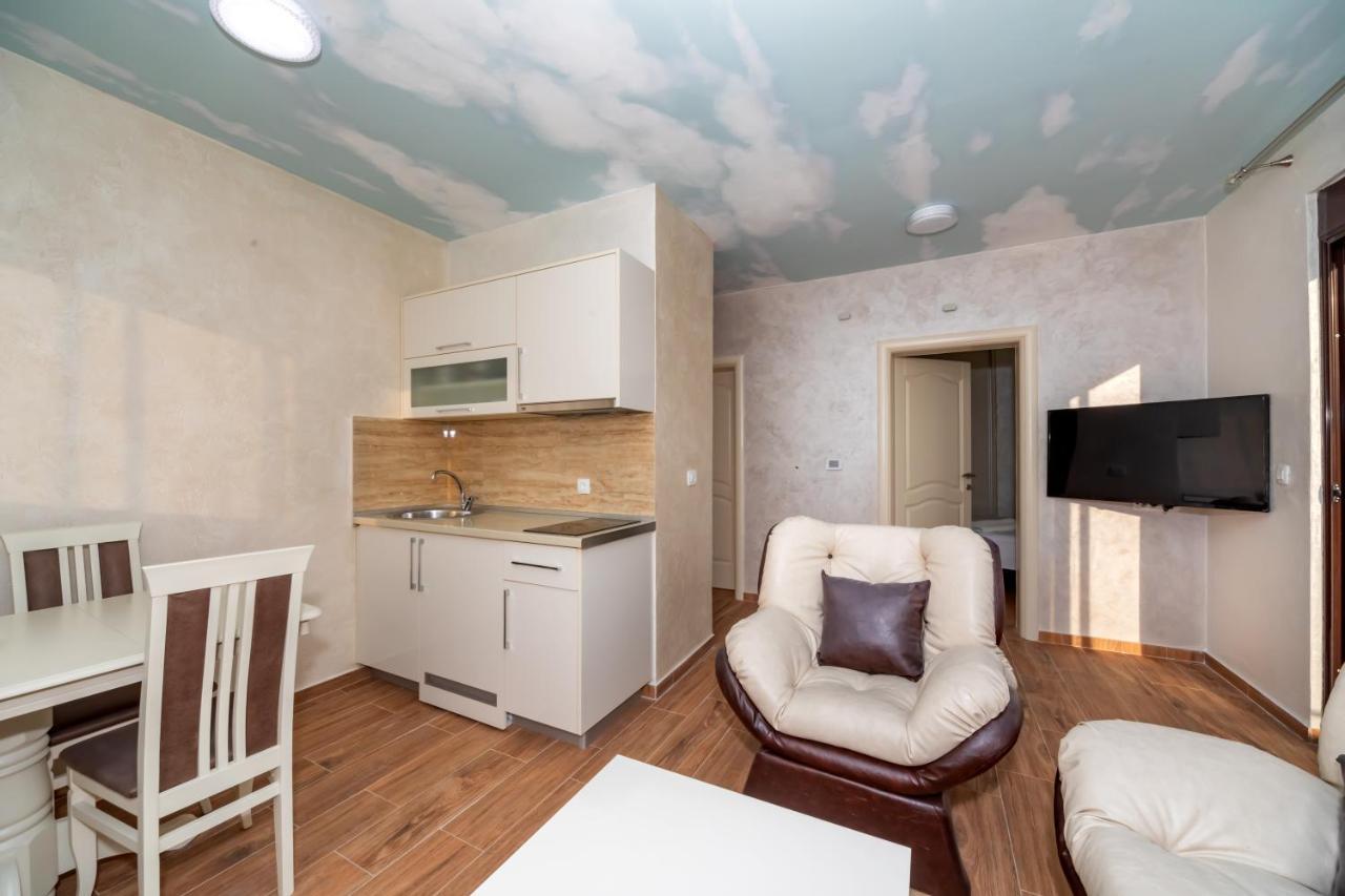 Kaom Lux Apartment Dobra Voda Exterior photo