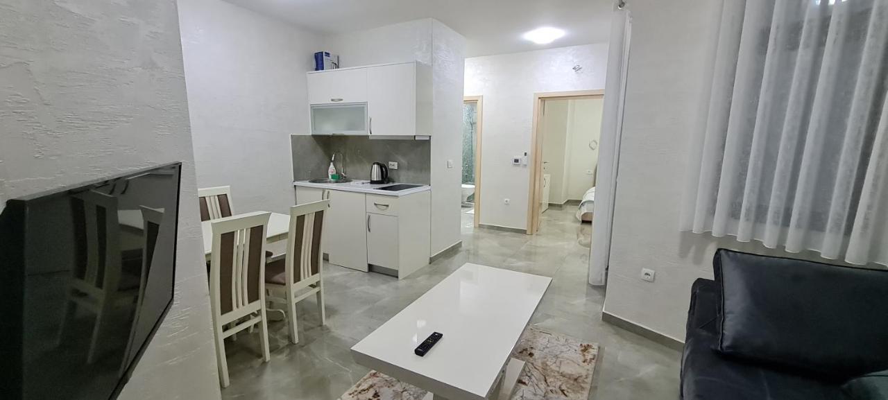 Kaom Lux Apartment Dobra Voda Exterior photo